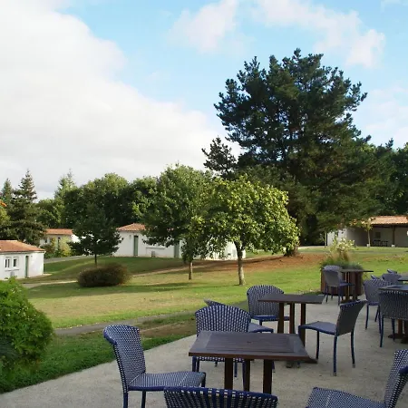 Semi Detached Bungalow With Microwave In The Great Vend E * Chantonnay