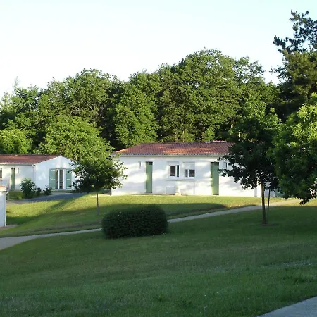 Semi Detached Bungalow With Microwave In The Great Vend E