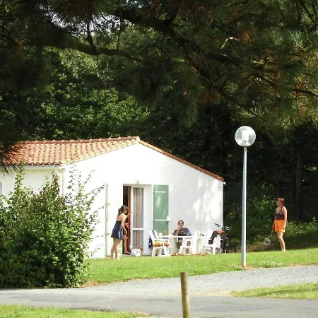 Apartment Semi Detached Bungalow With Microwave In The Great Vend E